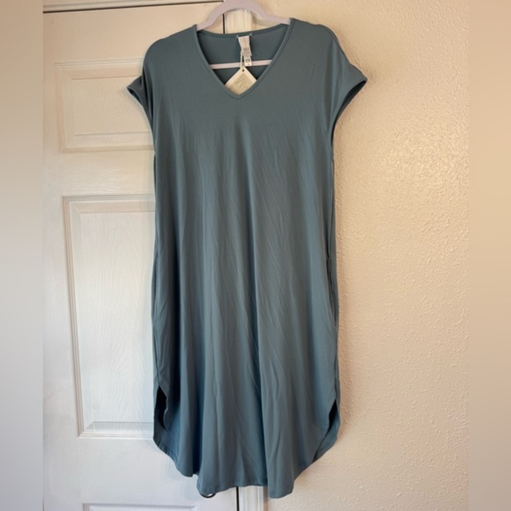 Wynne Layers Blue/green V-Neck Dress